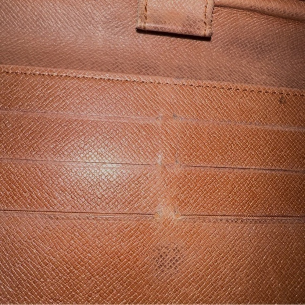 AUTHENTIC Louis Vuitton Epi International Wallet. Monogram canvas. - Picture 5 of 15